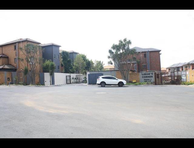 2 BEDROOM TOWNHOUSE FOR SALE IN BIRCHLEIGH